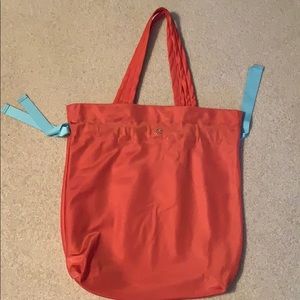 Lululemon tote
